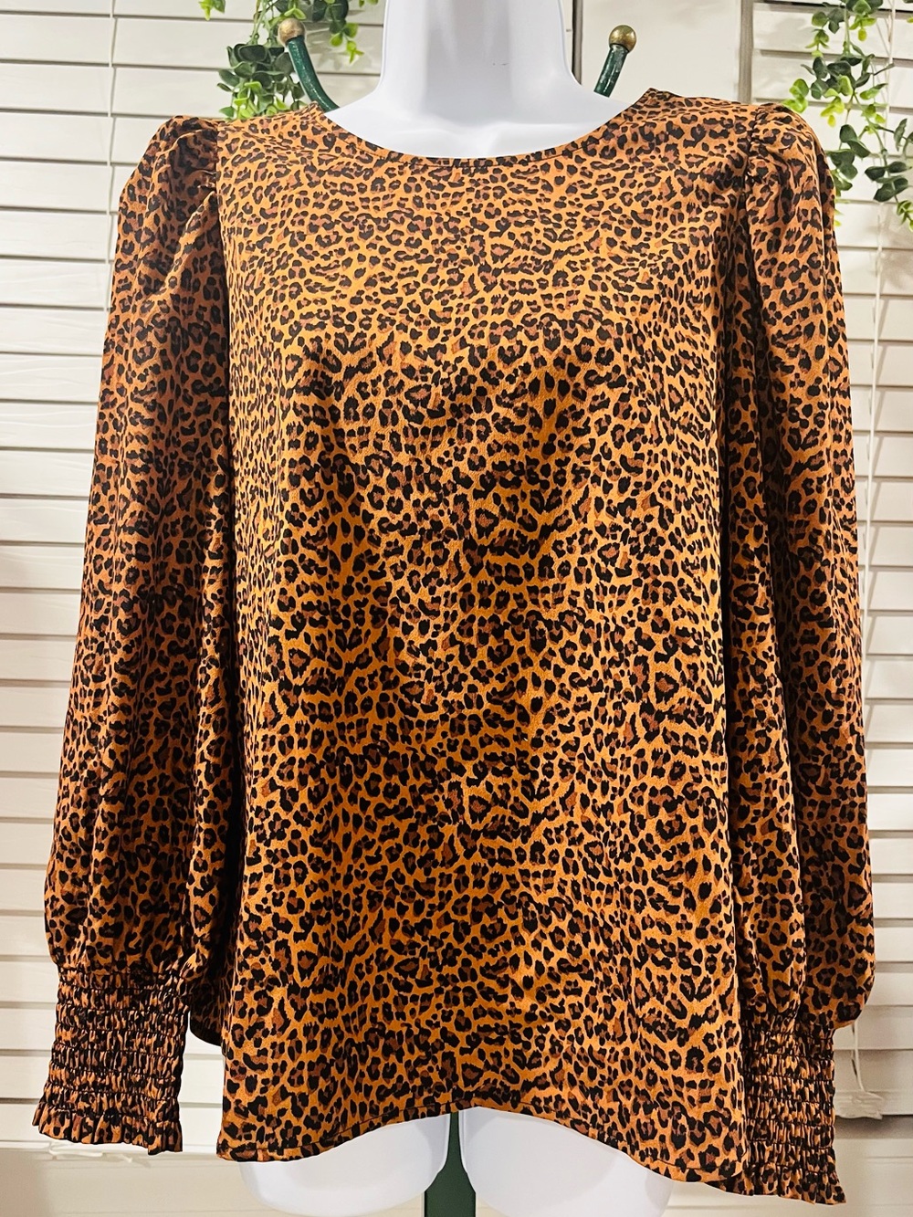 Pleione Leopard Print Puff Sleeve Blouse - orange/Brown M